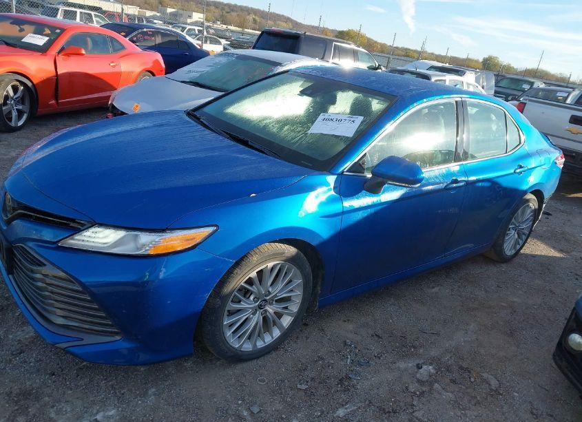 Photo 2 of 2019 Toyota Camry XLE (VIN 4T1B11HK2KU188710)