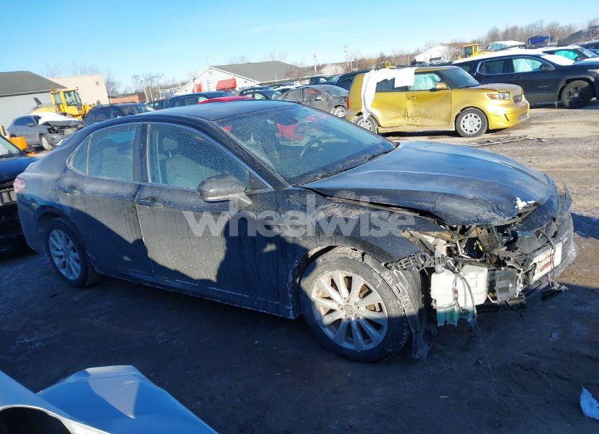 Photo 14 of 2019 Toyota Camry LE (VIN 4T1B11HK2KU198072)