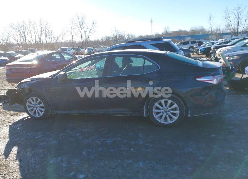 Photo 15 of 2019 Toyota Camry LE (VIN 4T1B11HK2KU198072)