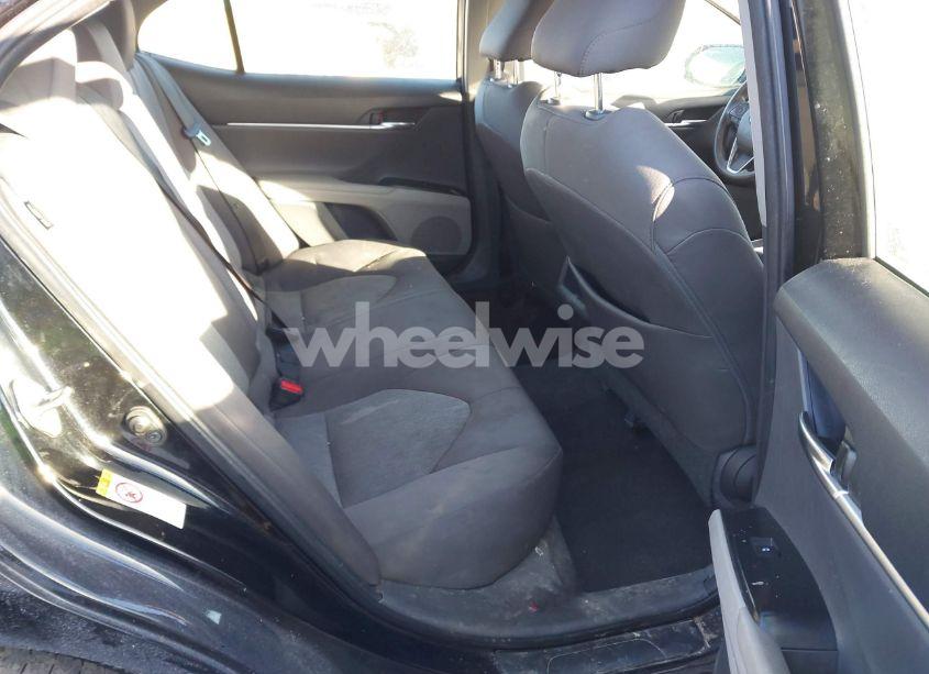 Photo 8 of 2019 Toyota Camry LE (VIN 4T1B11HK2KU198072)