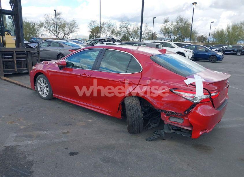 Photo 3 of 2019 Toyota Camry SE (VIN 4T1B11HK2KU201567)