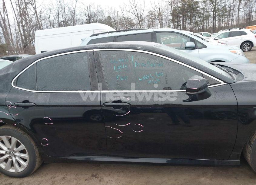 Photo 14 of 2019 Toyota Camry LE (VIN 4T1B11HK2KU284045)