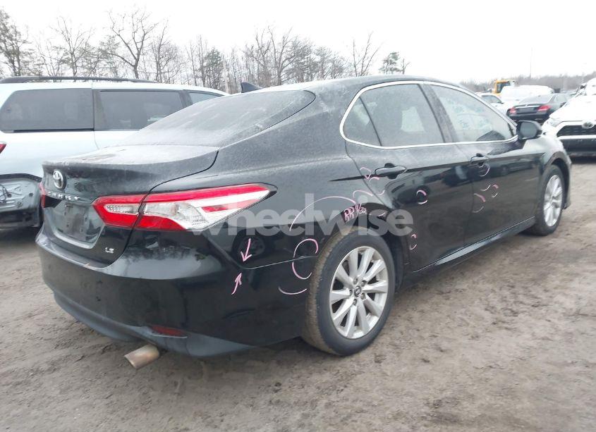 Photo 2 of 2019 Toyota Camry LE (VIN 4T1B11HK2KU284045)