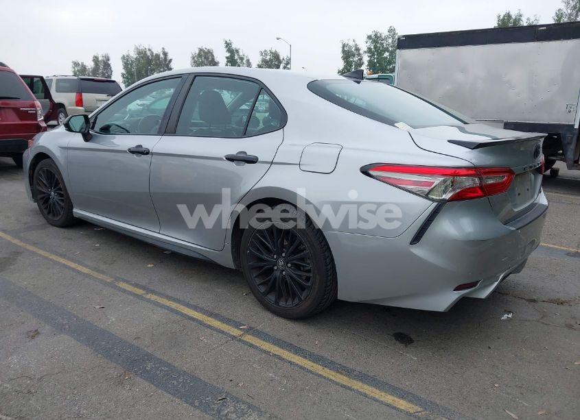 Photo 3 of 2019 Toyota Camry SE (VIN 4T1B11HK2KU299628)