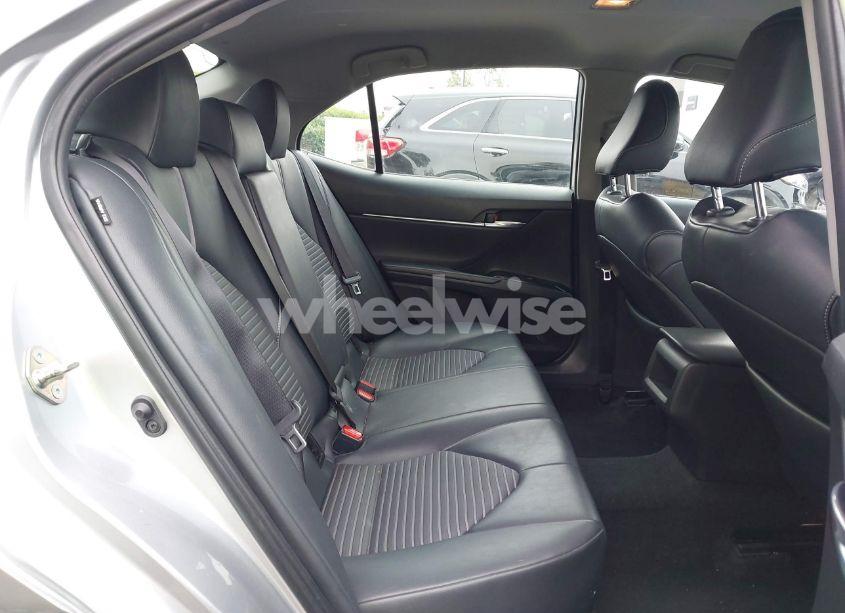 Photo 8 of 2019 Toyota Camry SE (VIN 4T1B11HK2KU299628)