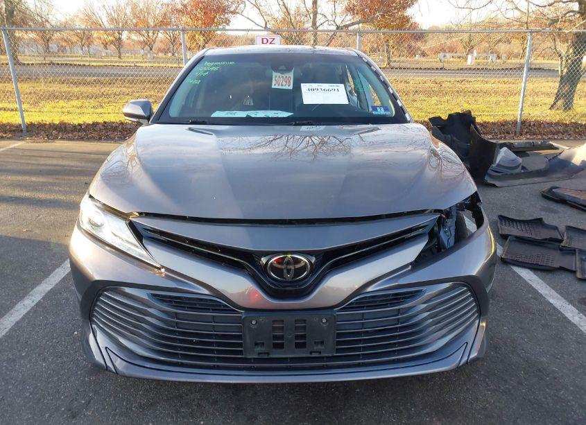 Photo 13 of 2019 Toyota Camry XLE (VIN 4T1B11HK2KU700658)