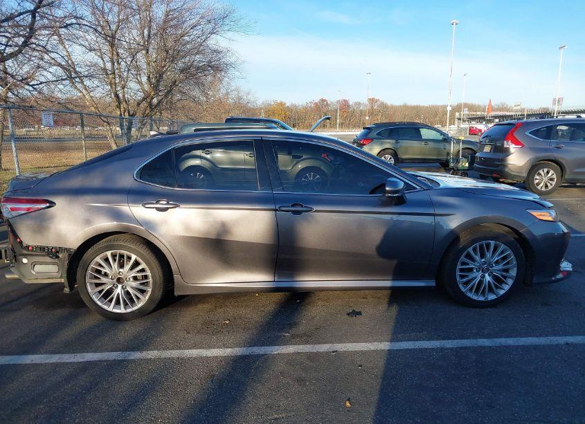 Photo 14 of 2019 Toyota Camry XLE (VIN 4T1B11HK2KU700658)