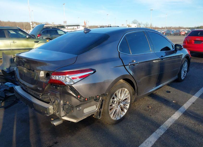 Photo 4 of 2019 Toyota Camry XLE (VIN 4T1B11HK2KU700658)