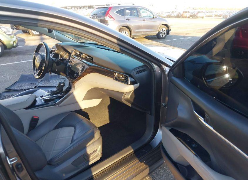 Photo 5 of 2019 Toyota Camry XLE (VIN 4T1B11HK2KU700658)