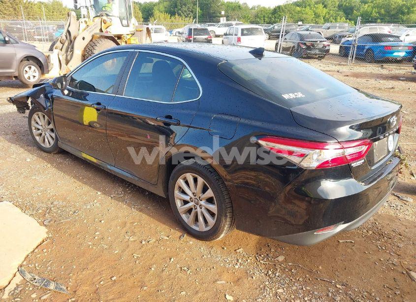 Photo 3 of 2019 Toyota Camry LE (VIN 4T1B11HK2KU711823)