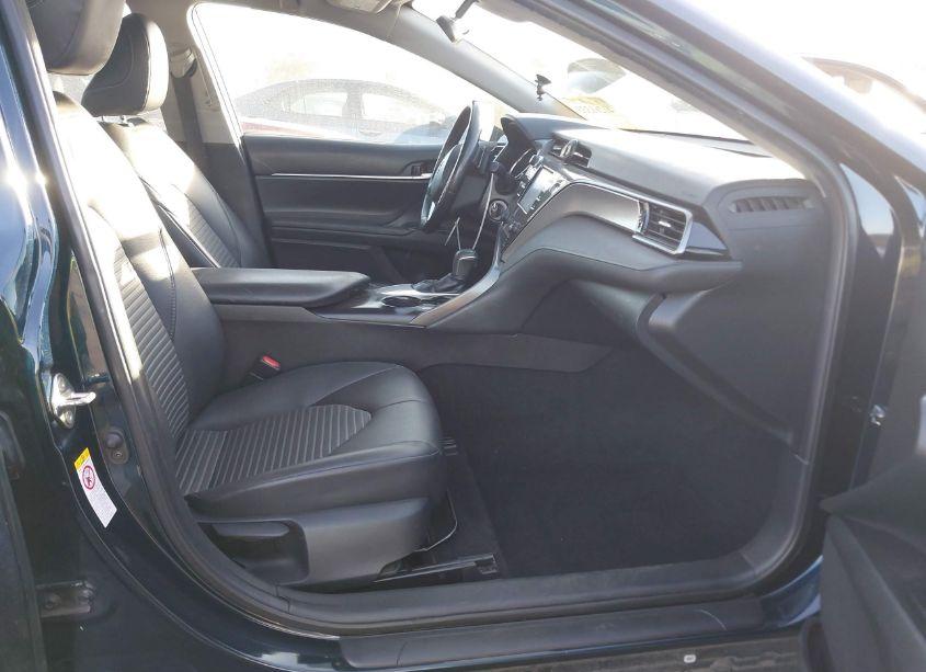 Photo 5 of 2019 Toyota Camry SE (VIN 4T1B11HK2KU717475)