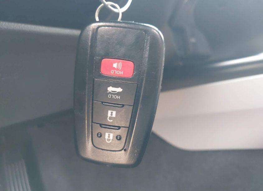 Photo 11 of 2019 Toyota Camry LE (VIN 4T1B11HK2KU720912)