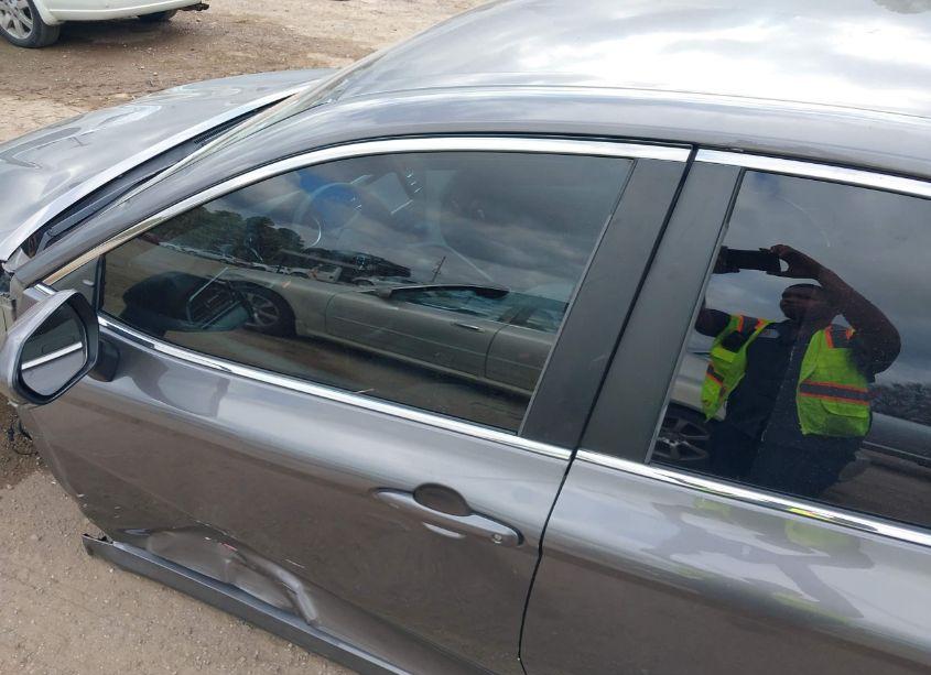 Photo 18 of 2019 Toyota Camry LE (VIN 4T1B11HK2KU720912)