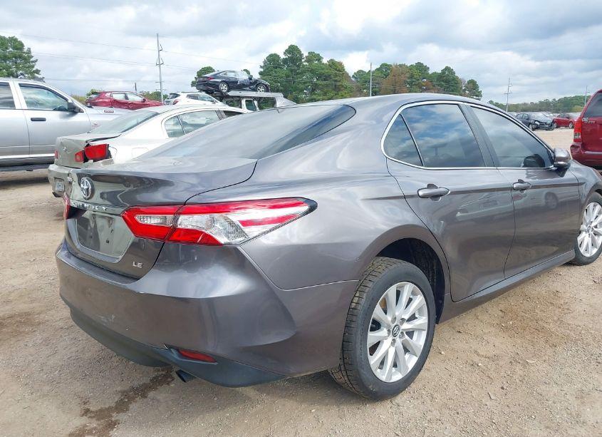 Photo 4 of 2019 Toyota Camry LE (VIN 4T1B11HK2KU720912)