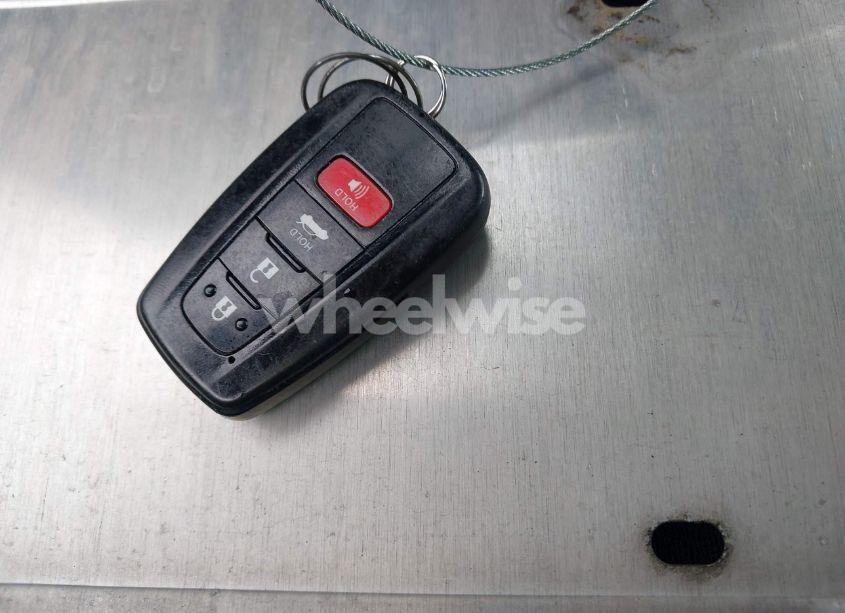 Photo 11 of 2019 Toyota Camry LE (VIN 4T1B11HK2KU727973)