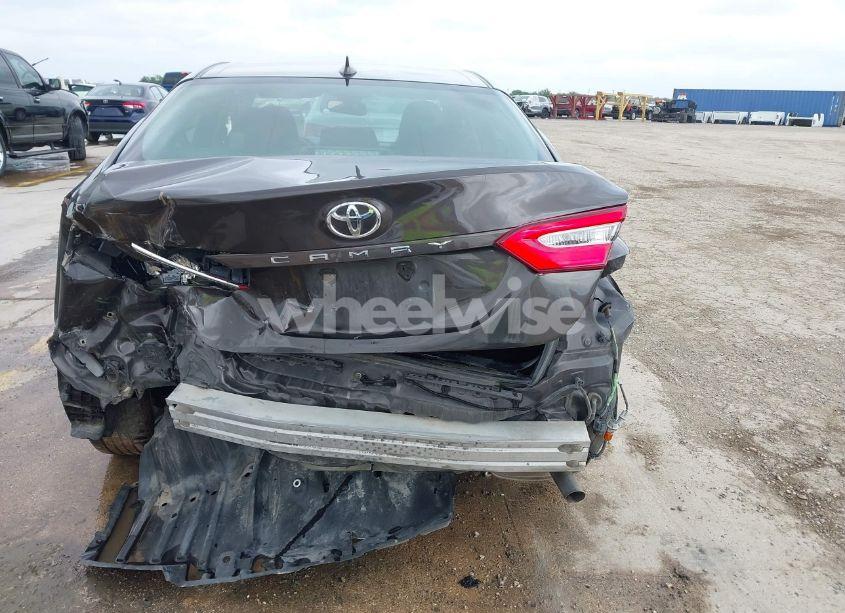 Photo 17 of 2019 Toyota Camry LE (VIN 4T1B11HK2KU727973)