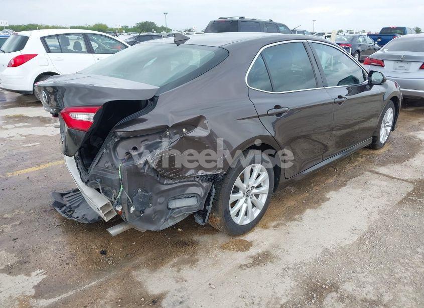 Photo 4 of 2019 Toyota Camry LE (VIN 4T1B11HK2KU727973)