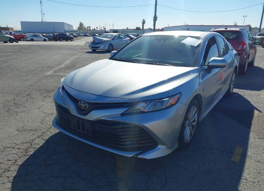 Photo 2 of 2019 Toyota Camry LE (VIN 4T1B11HK2KU738682)
