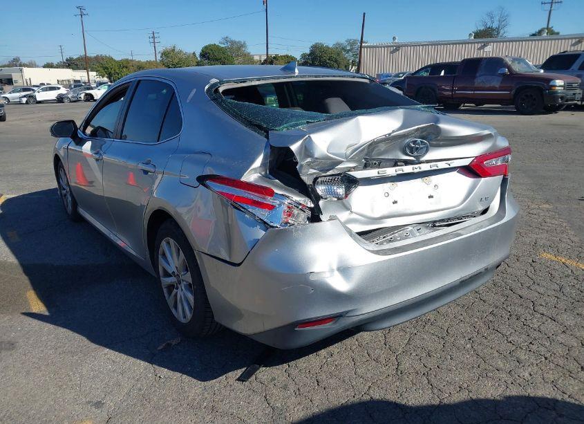 Photo 3 of 2019 Toyota Camry LE (VIN 4T1B11HK2KU738682)