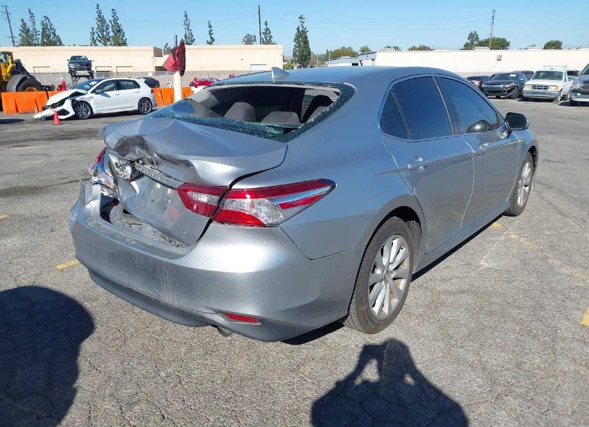 Photo 4 of 2019 Toyota Camry LE (VIN 4T1B11HK2KU738682)