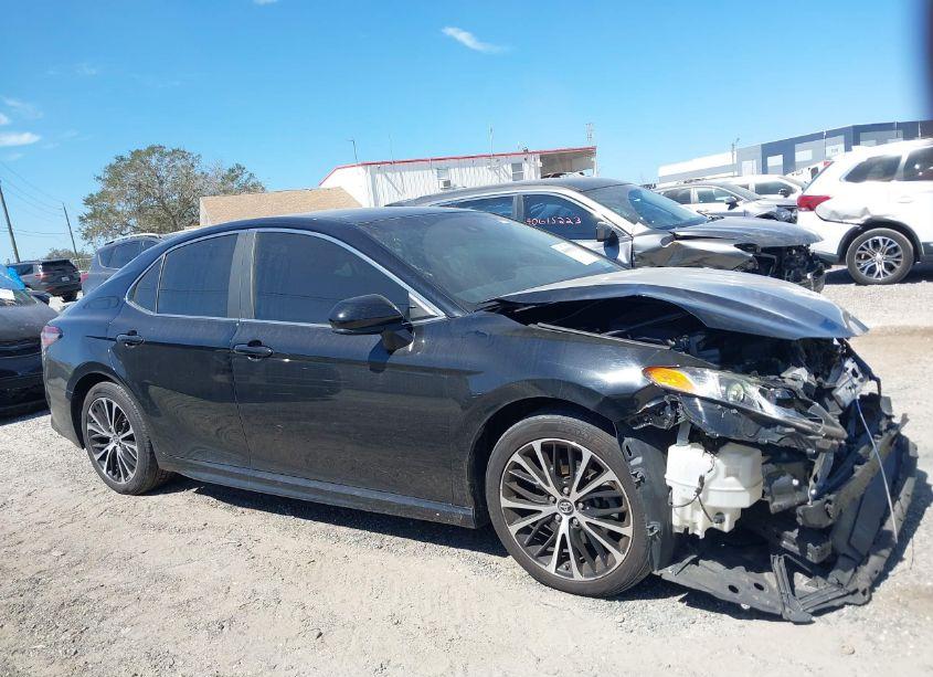 Photo 13 of 2019 Toyota Camry SE (VIN 4T1B11HK2KU742313)