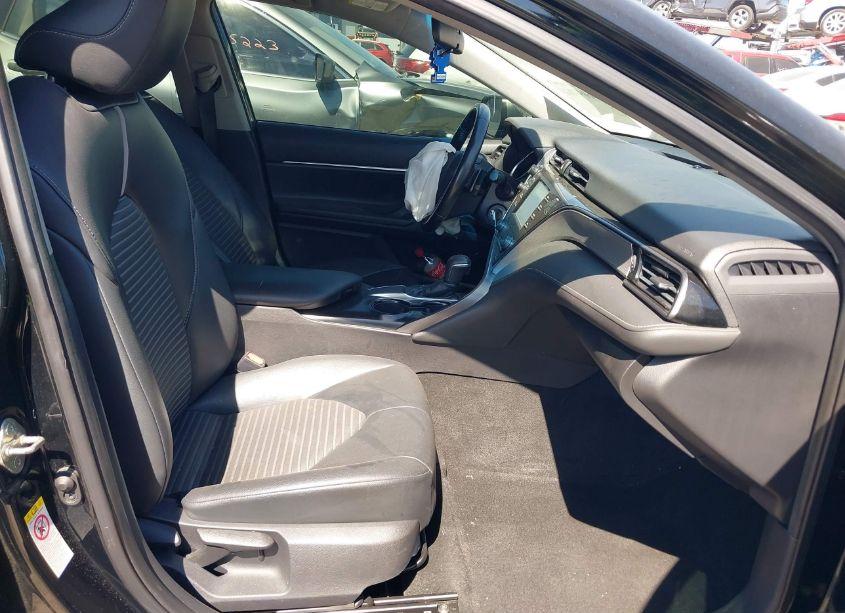 Photo 5 of 2019 Toyota Camry SE (VIN 4T1B11HK2KU742313)