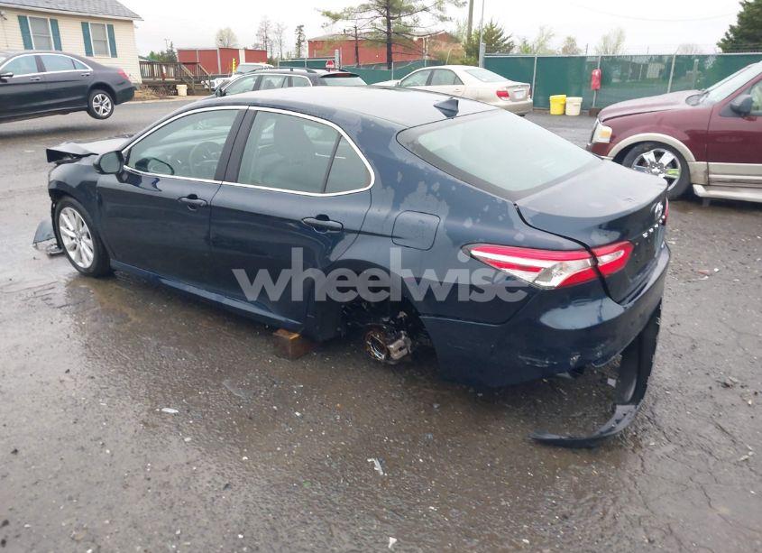 Photo 3 of 2019 Toyota Camry LE (VIN 4T1B11HK2KU747964)