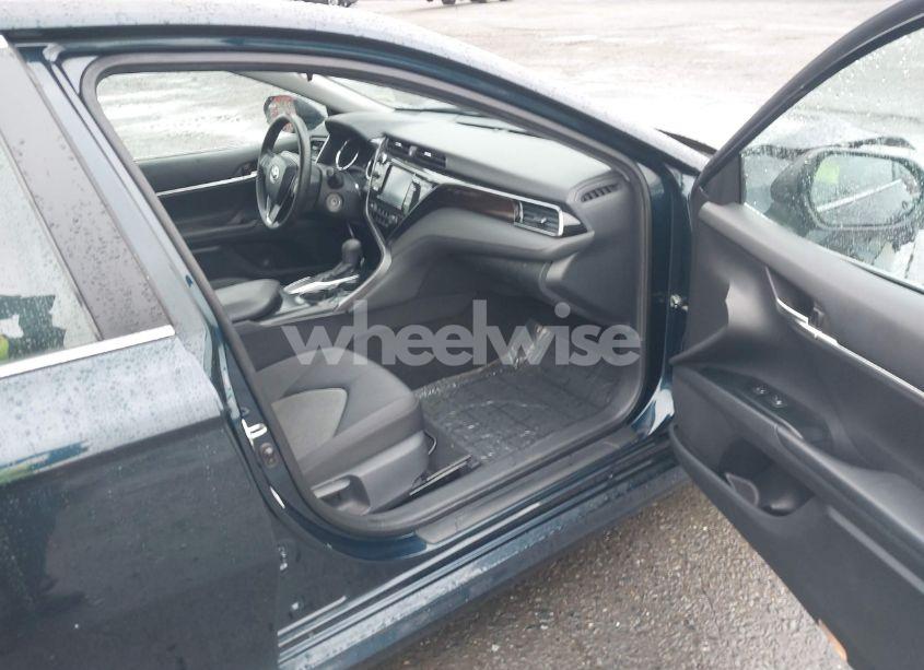 Photo 5 of 2019 Toyota Camry LE (VIN 4T1B11HK2KU747964)