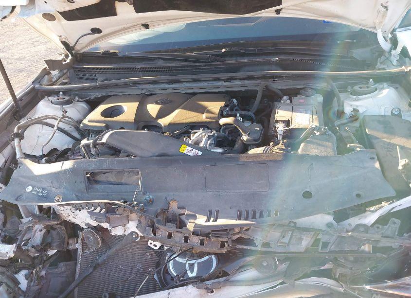 Photo 10 of 2019 Toyota Camry L (VIN 4T1B11HK2KU765607)