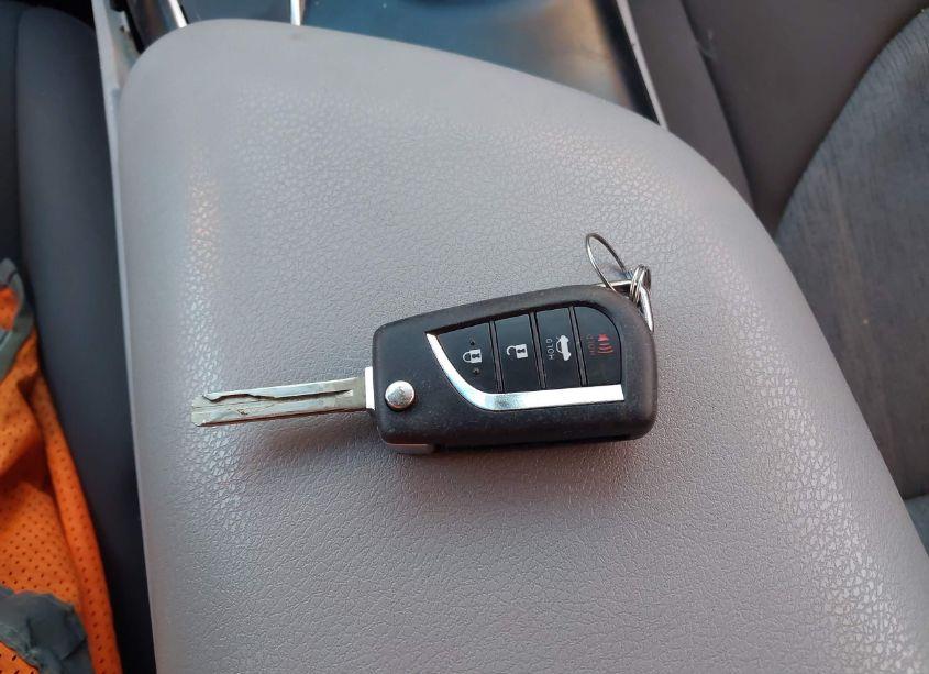 Photo 11 of 2019 Toyota Camry L (VIN 4T1B11HK2KU765607)