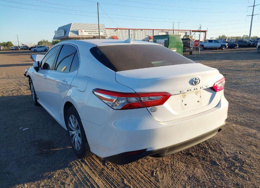 Photo 3 of 2019 Toyota Camry L (VIN 4T1B11HK2KU765607)