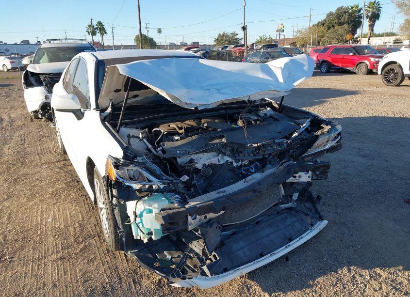 Photo 6 of 2019 Toyota Camry L (VIN 4T1B11HK2KU765607)