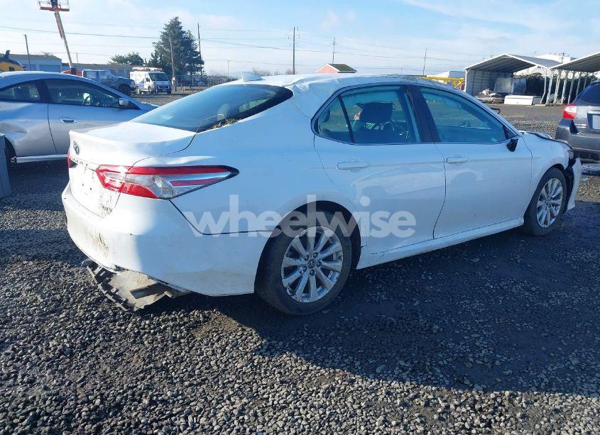 Photo 4 of 2019 Toyota Camry LE (VIN 4T1B11HK2KU791656)