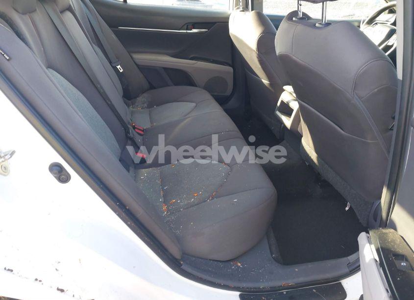 Photo 8 of 2019 Toyota Camry LE (VIN 4T1B11HK2KU791656)