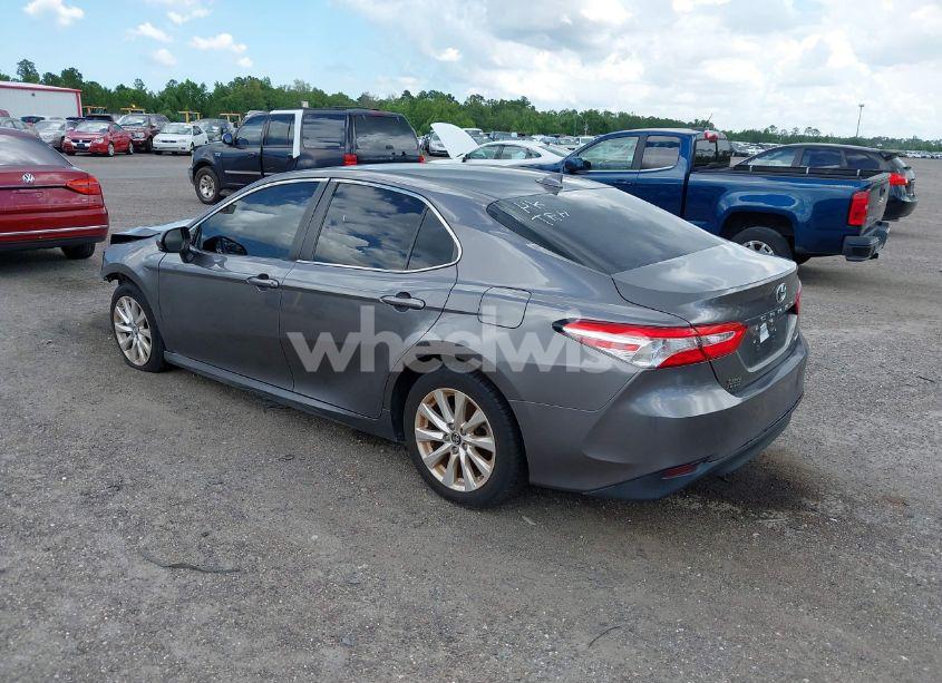 Photo 3 of 2019 Toyota Camry LE (VIN 4T1B11HK2KU793763)