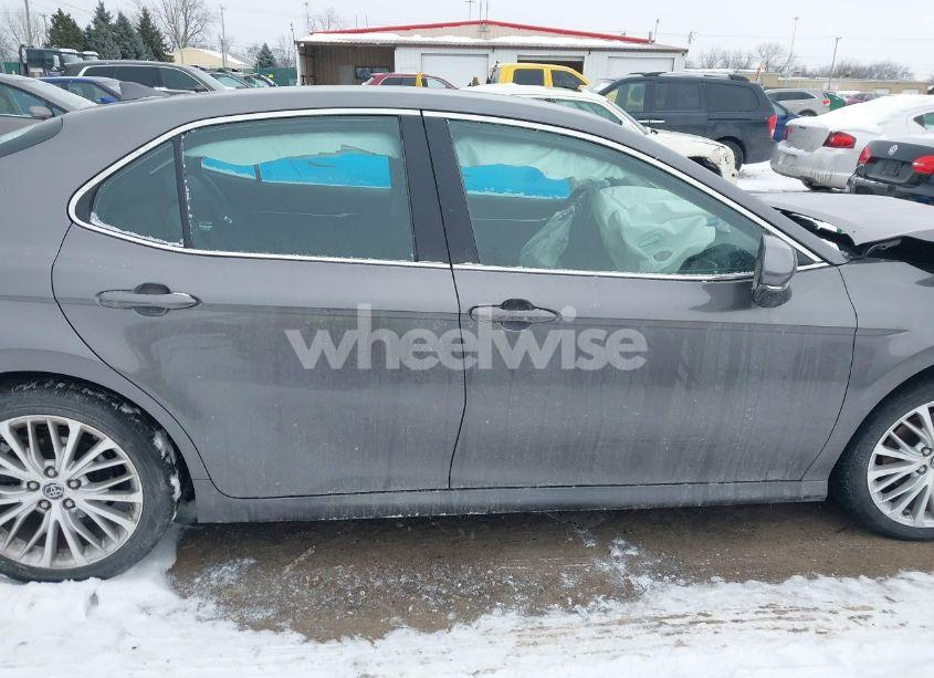 Photo 13 of 2019 Toyota Camry XLE (VIN 4T1B11HK2KU794797)