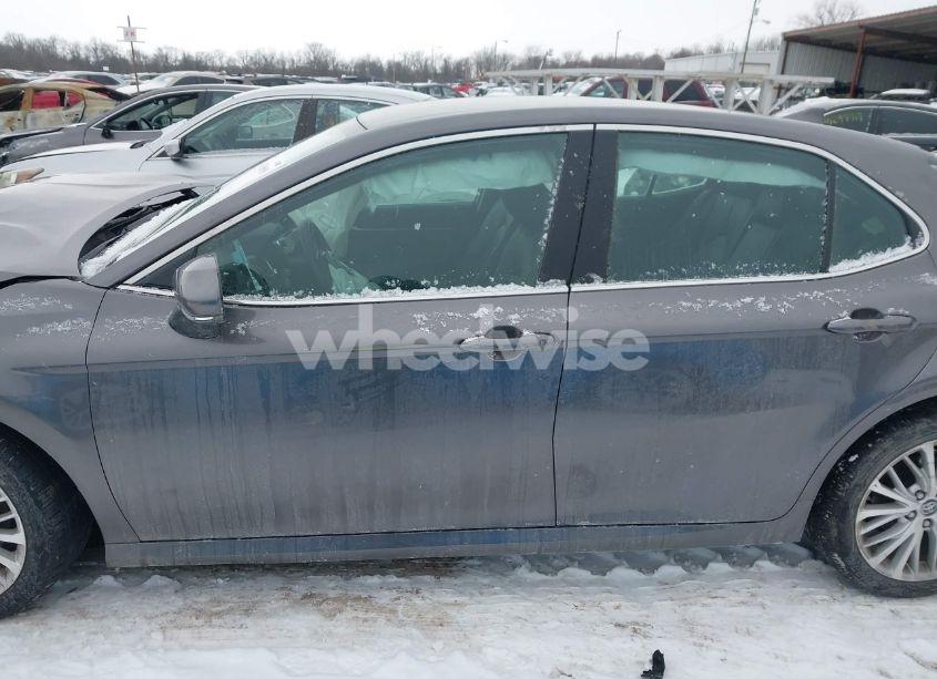 Photo 14 of 2019 Toyota Camry XLE (VIN 4T1B11HK2KU794797)