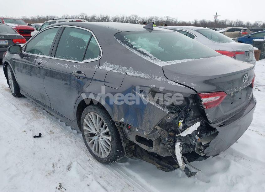 Photo 3 of 2019 Toyota Camry XLE (VIN 4T1B11HK2KU794797)