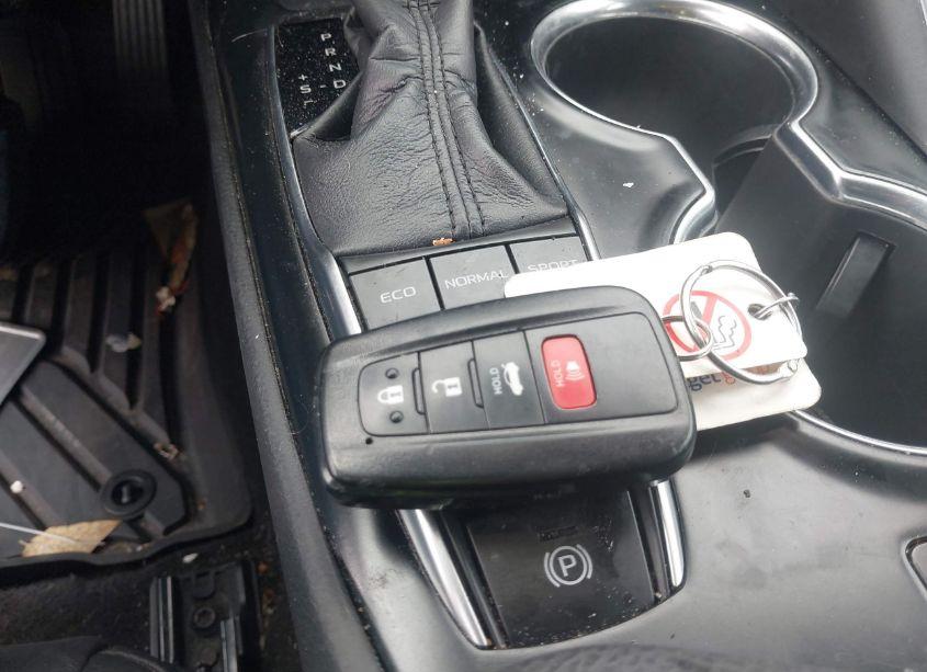 Photo 11 of 2019 Toyota Camry XLE (VIN 4T1B11HK2KU802090)