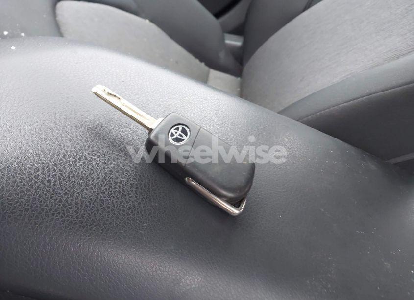 Photo 11 of 2019 Toyota Camry LE (VIN 4T1B11HK2KU809671)