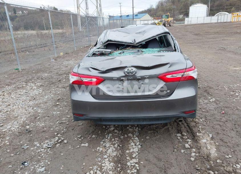 Photo 16 of 2019 Toyota Camry LE (VIN 4T1B11HK2KU809671)