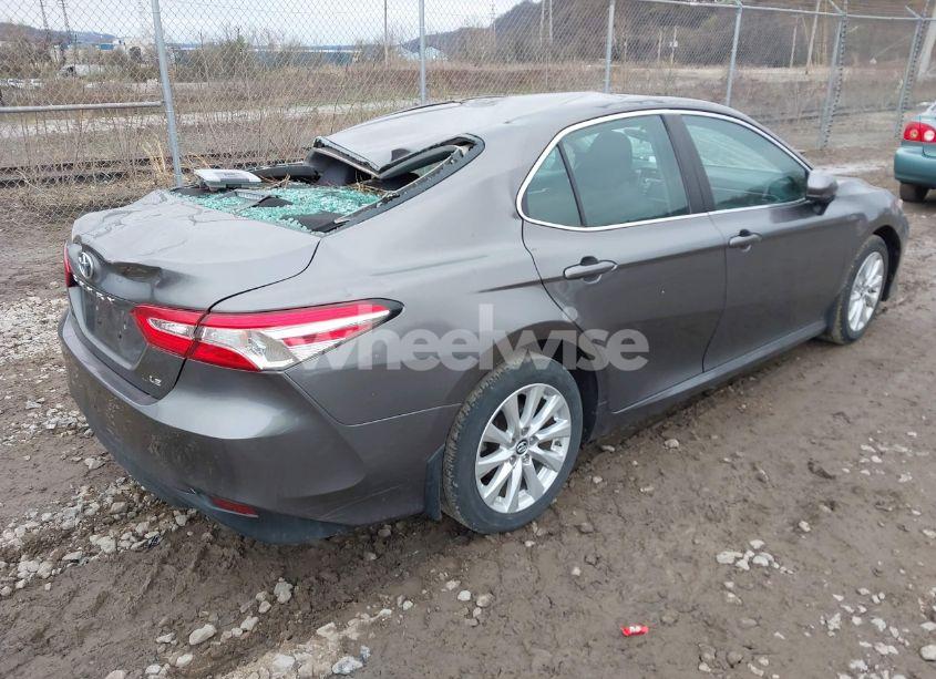 Photo 4 of 2019 Toyota Camry LE (VIN 4T1B11HK2KU809671)