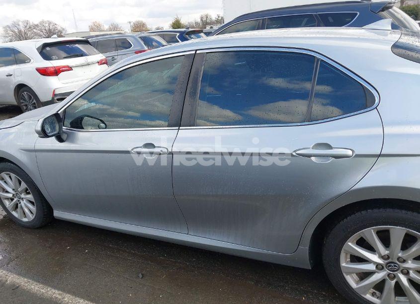 Photo 14 of 2019 Toyota Camry LE (VIN 4T1B11HK2KU850348)