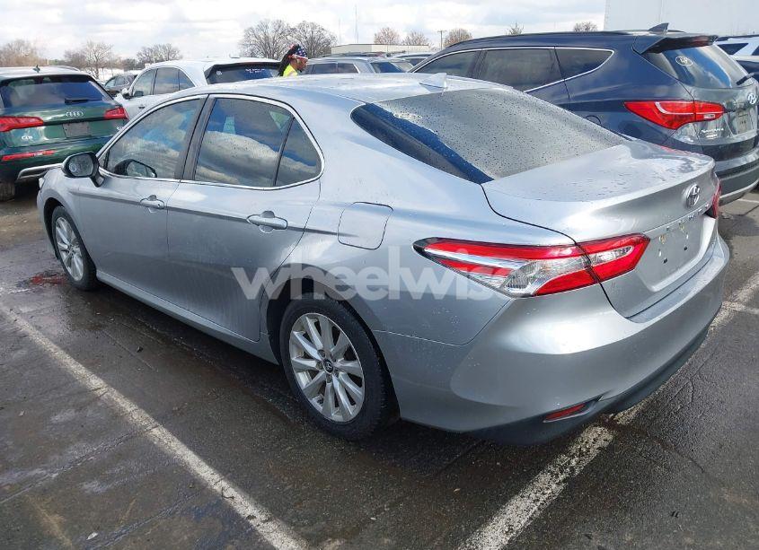 Photo 3 of 2019 Toyota Camry LE (VIN 4T1B11HK2KU850348)