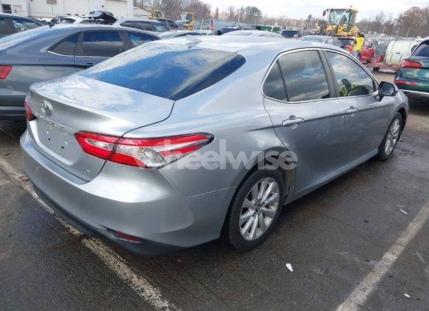 Photo 4 of 2019 Toyota Camry LE (VIN 4T1B11HK2KU850348)