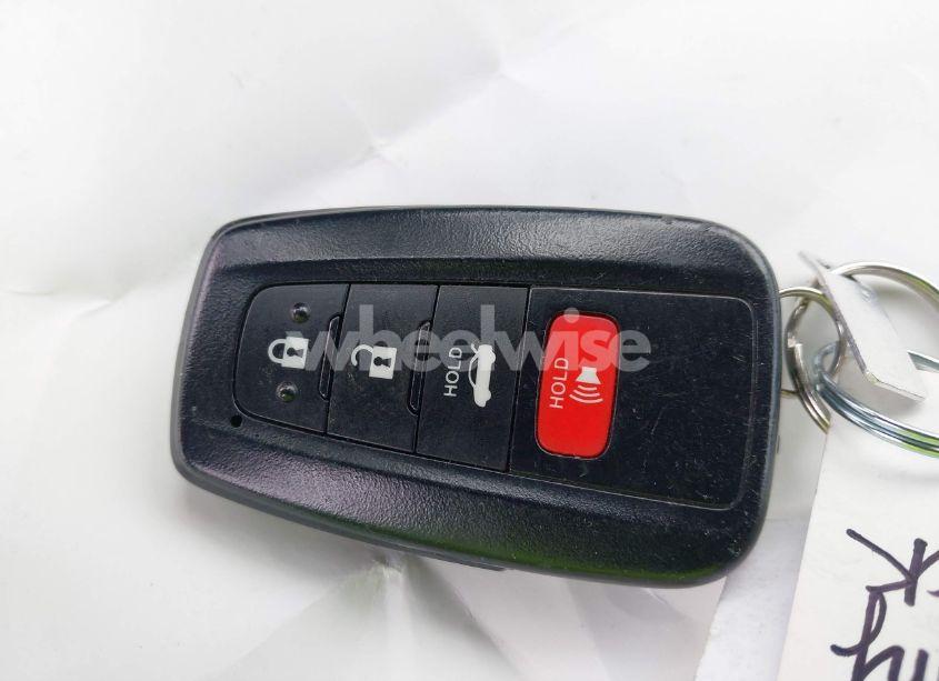 Photo 11 of 2019 Toyota Camry SE (VIN 4T1B11HK2KU853136)