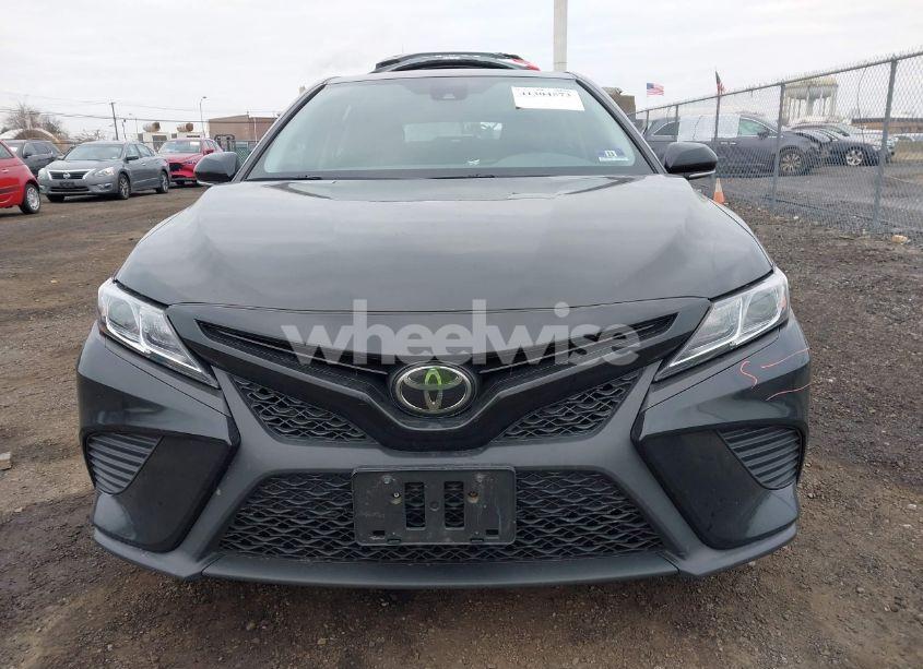 Photo 13 of 2019 Toyota Camry SE (VIN 4T1B11HK2KU853136)
