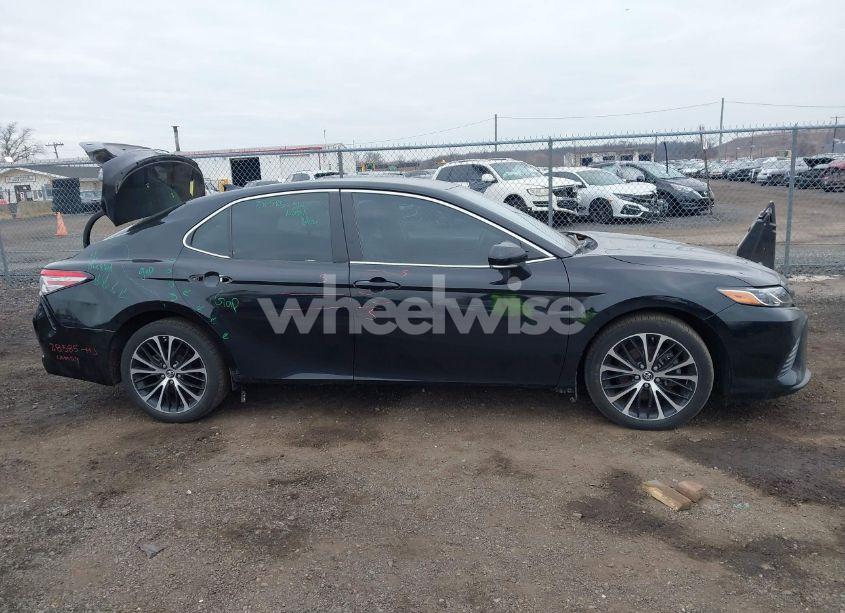Photo 14 of 2019 Toyota Camry SE (VIN 4T1B11HK2KU853136)