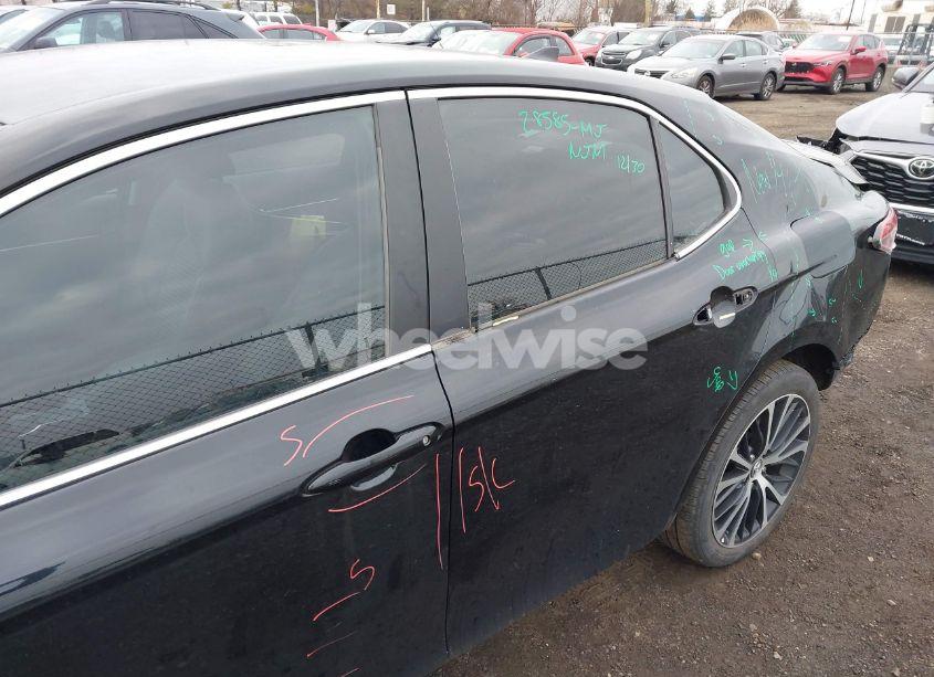 Photo 21 of 2019 Toyota Camry SE (VIN 4T1B11HK2KU853136)