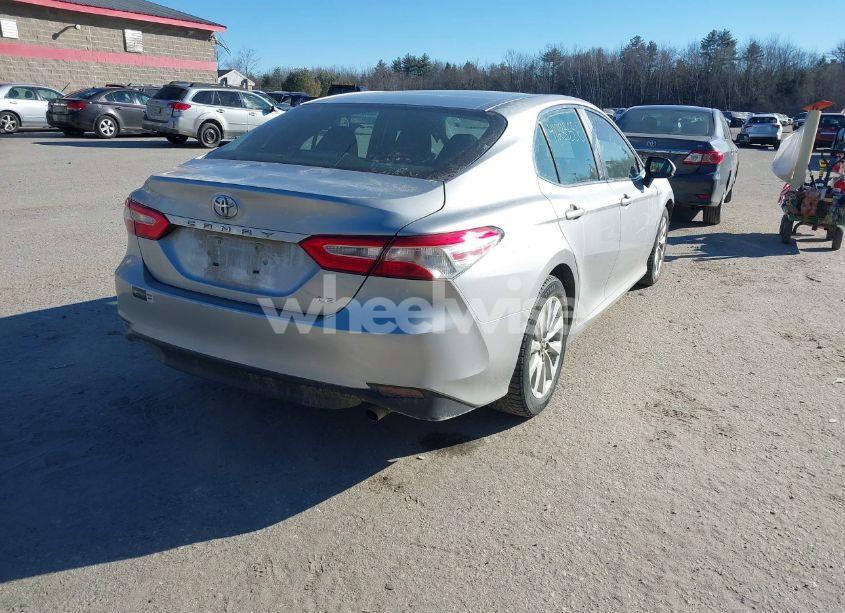 Photo 4 of 2018 Toyota Camry LE (VIN 4T1B11HK3JU005460)